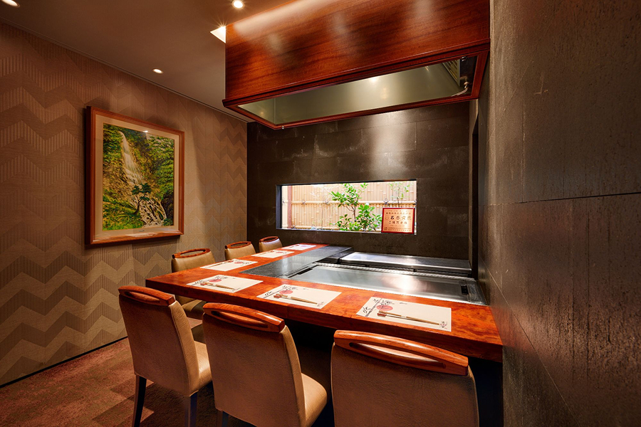 静かに寛げる完全個室